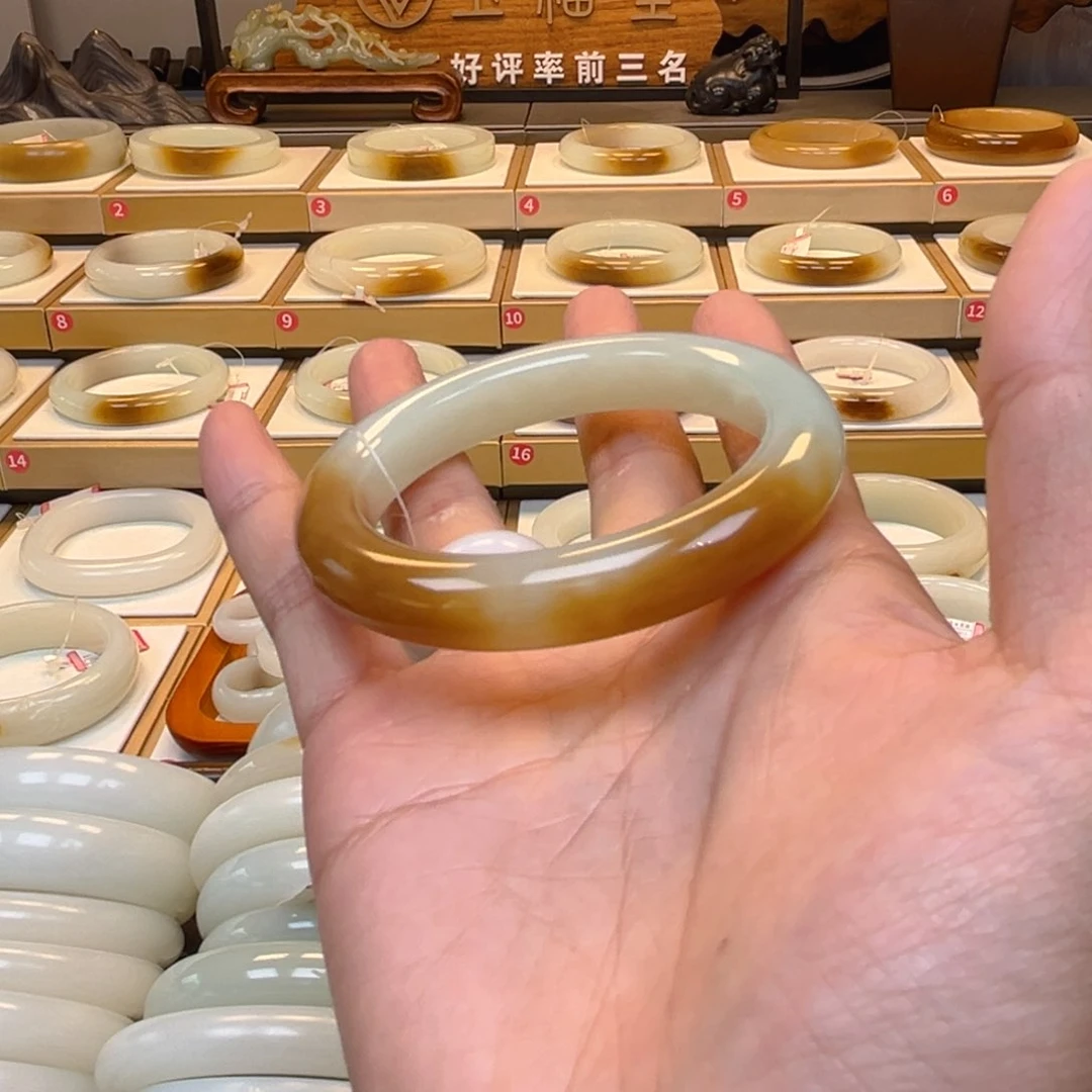 和田玉手镯未镶嵌9
