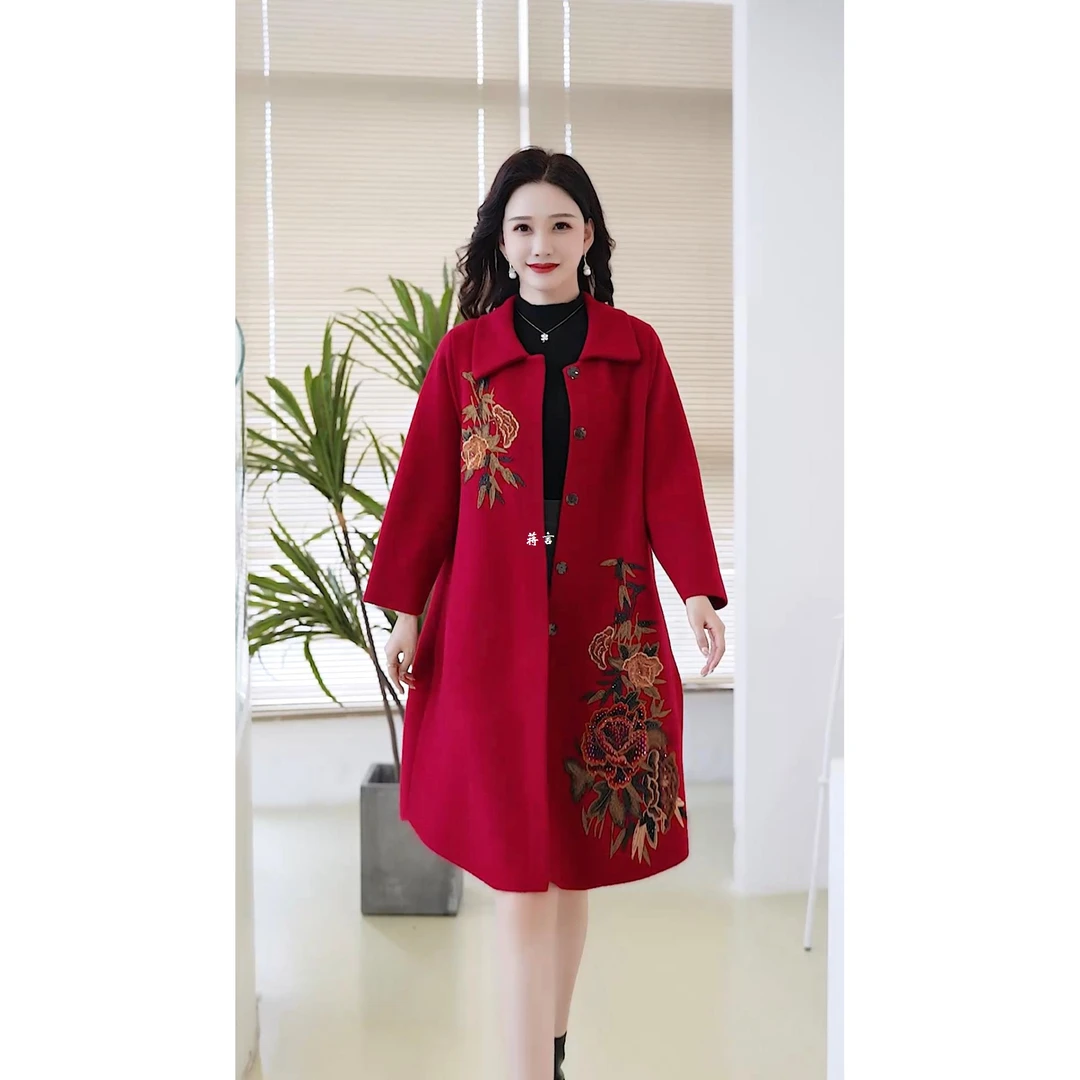 烫装外套气质高档妈妈大码时尚钻中老年宽松刺绣呢大衣秋冬新185
