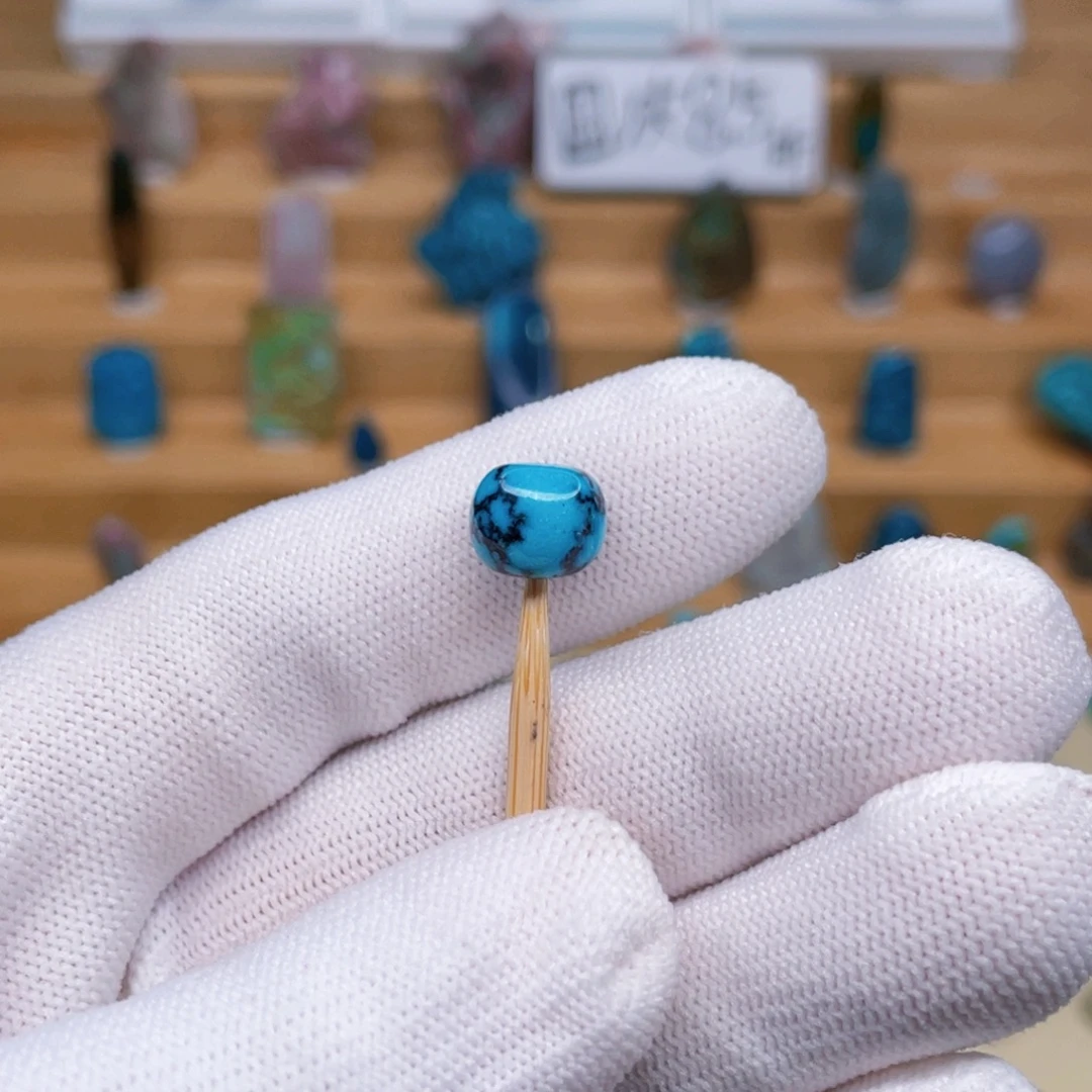 绿松石未镶嵌颈饰