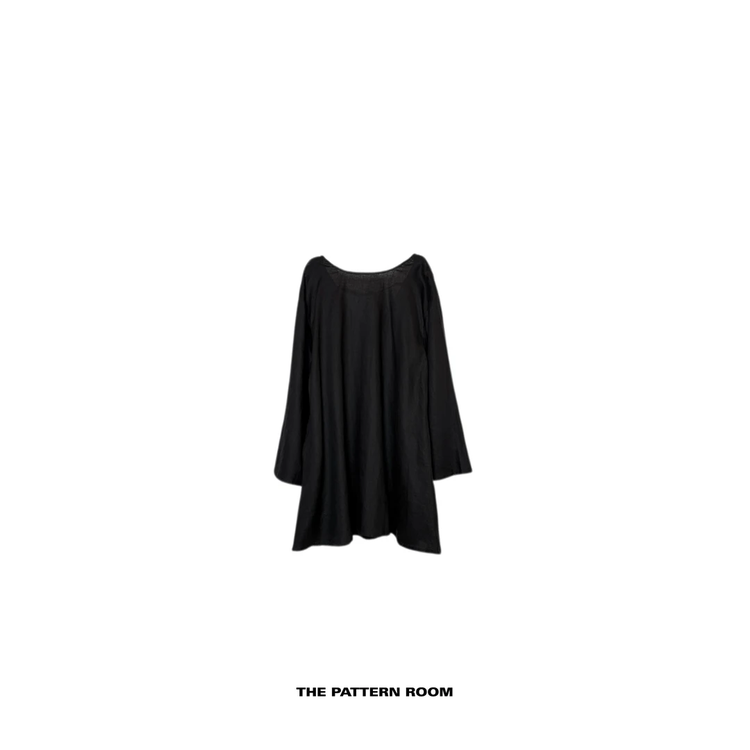 The pattern room | 素系美学简线条玄夜麻露背连衣裙