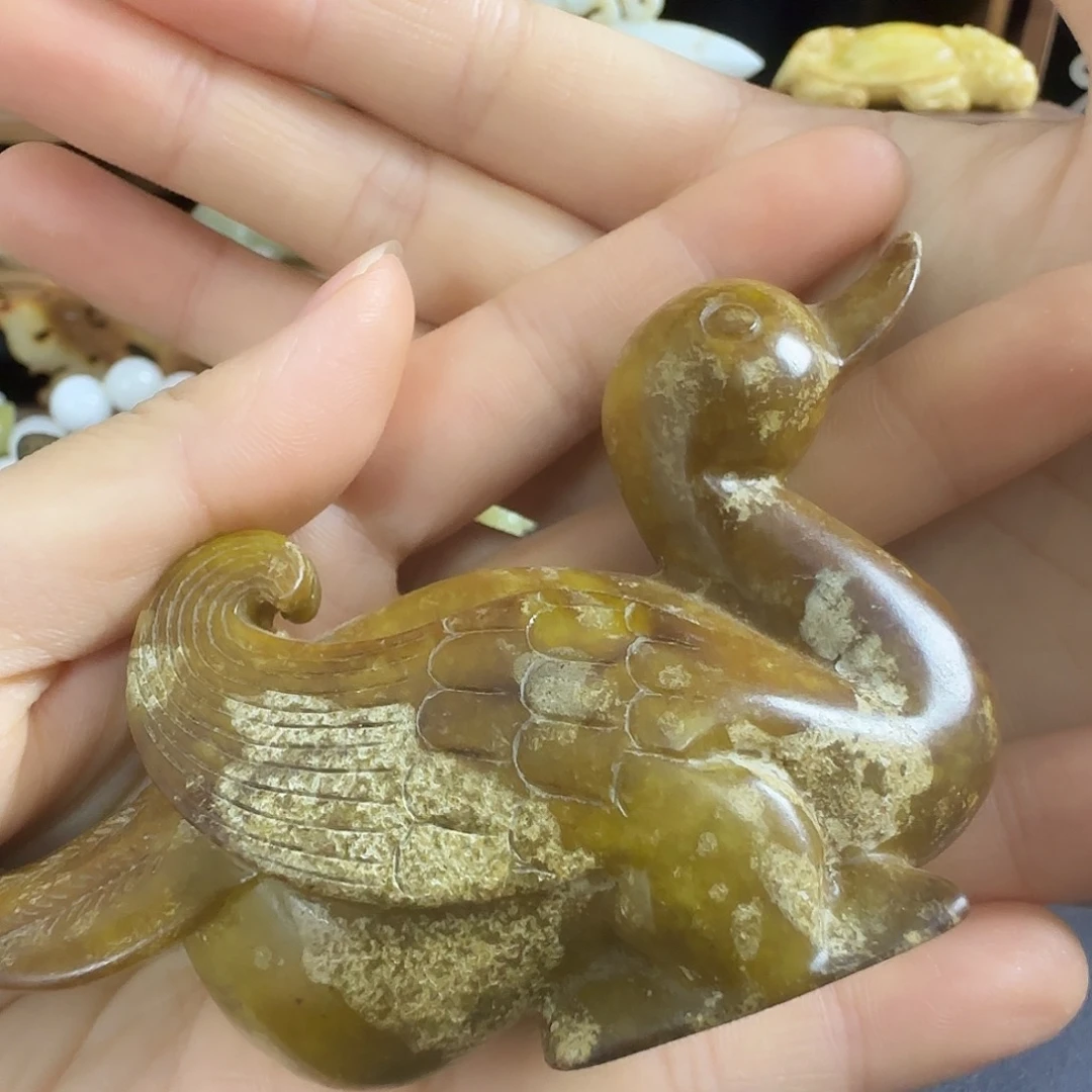 木***杨透闪石质玉未镶嵌挂件