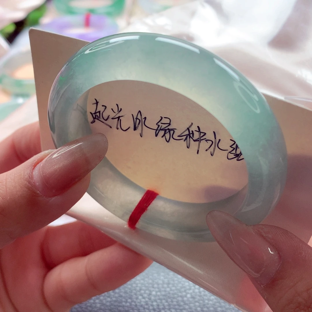 翡翠未镶嵌手镯师妹51.8高冰透光绿钢毕业