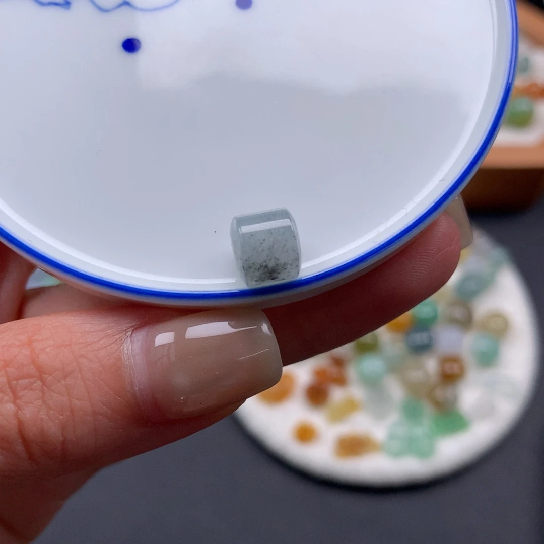 翡翠散珠➹****$天然翡翠D13