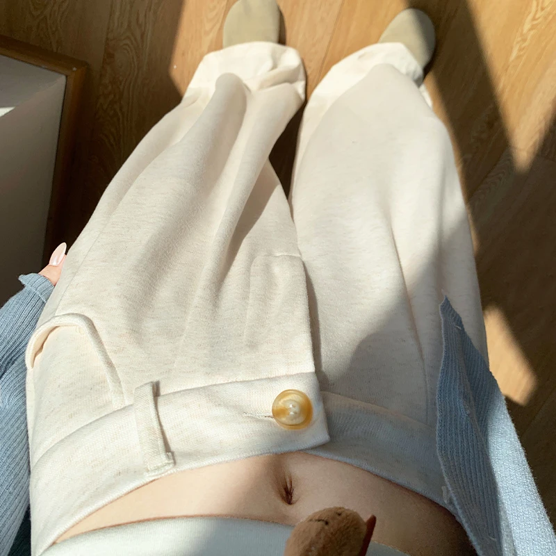燕麦色糯米西装裤女秋季2025新款直筒高腰宽松显瘦垂感阔腿休闲裤