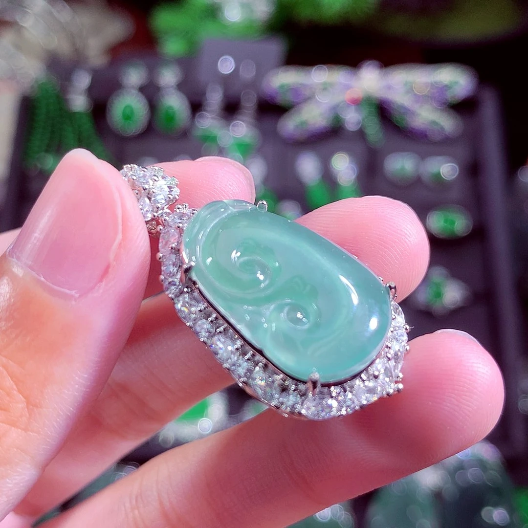 颈饰未镶嵌翡翠天然