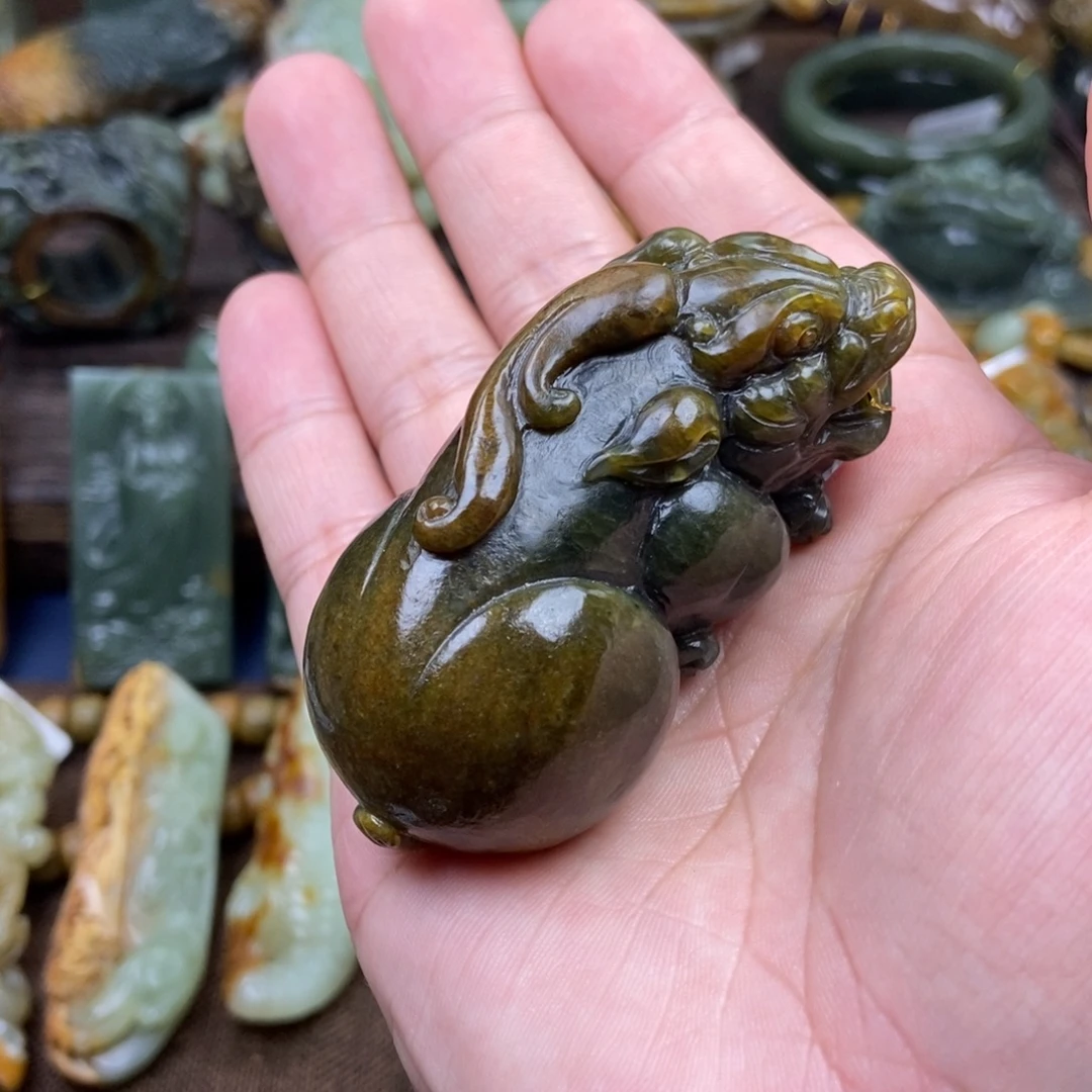 裕***云未镶嵌岫岩河磨玉（透闪石质玉）珠宝奇石