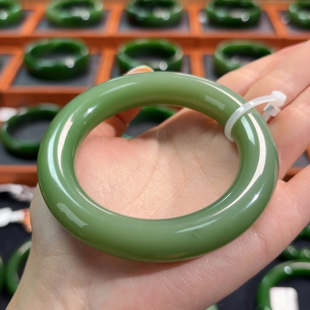 和田玉（碧玉）未镶嵌手镯粉绿