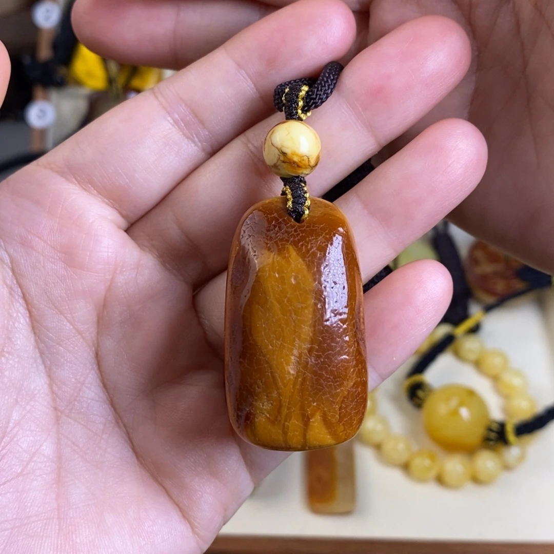 蜜蜡未镶嵌裸石大漠
