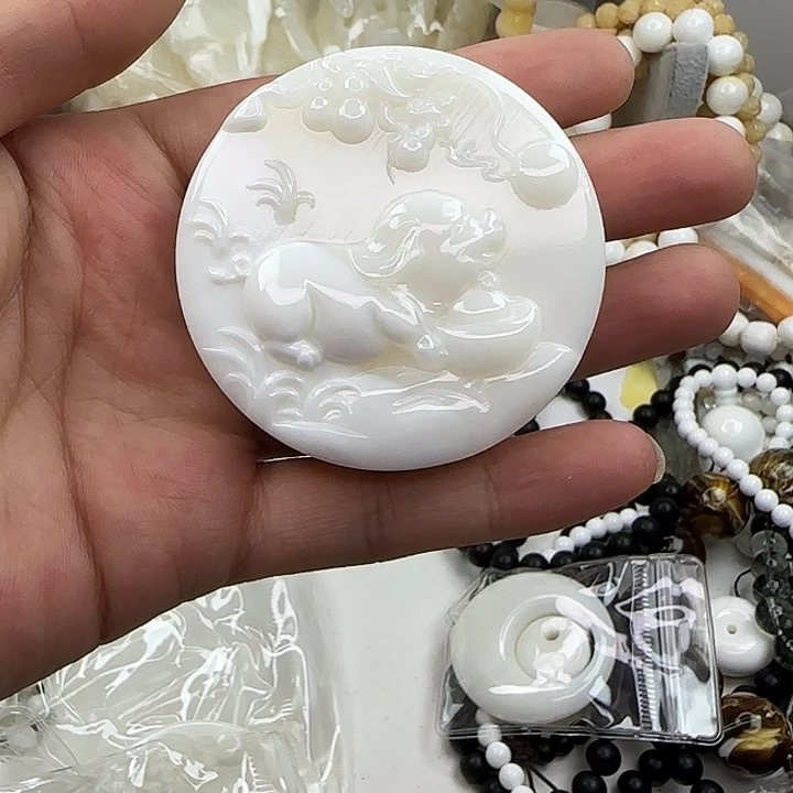 大果紫檀（缅甸花梨）福猪圆牌