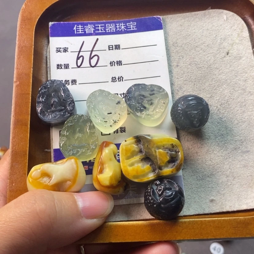 【闪购商品】未镶嵌岫玉颈饰s****?