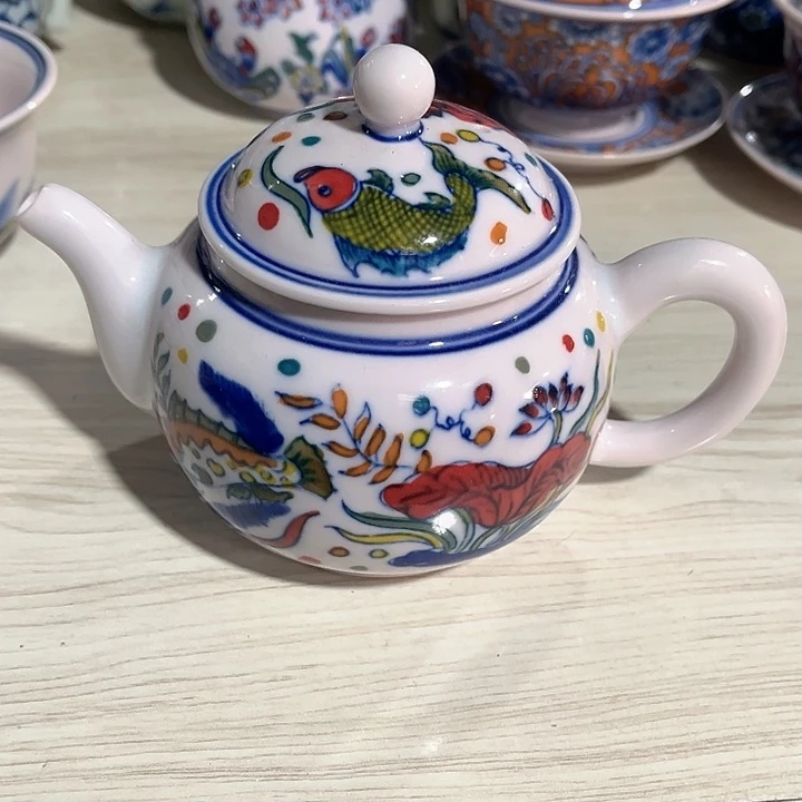 瓷片景德镇陶瓷茶壶。