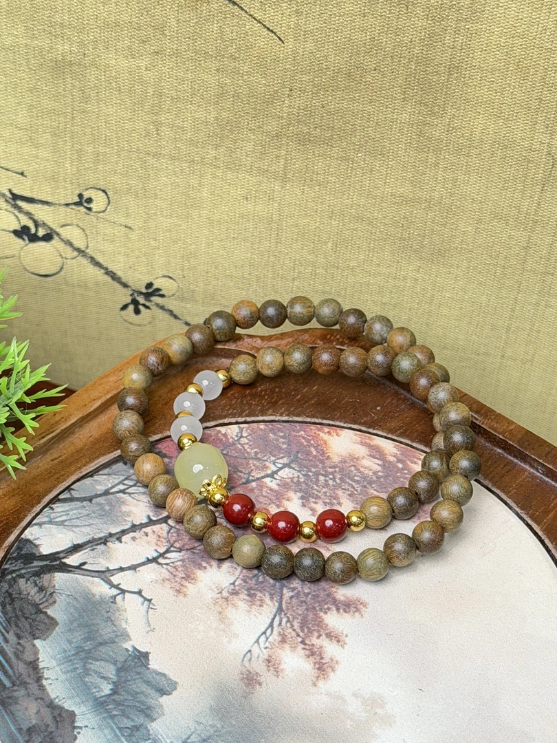 DA1137-绿檀带金珠红朱砂玉色隔珠绿檀