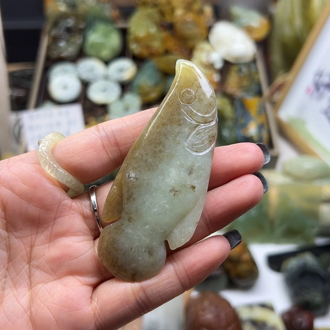 岫岩老玉（透闪石质玉）未镶嵌颈饰老玉鱼