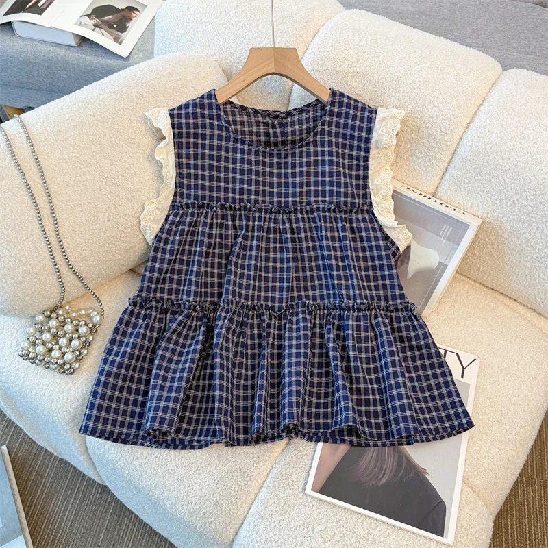 甜美木耳边蕾丝拼接圆领格子衬衫女夏季洋气减龄宽松褶皱裙摆上衣