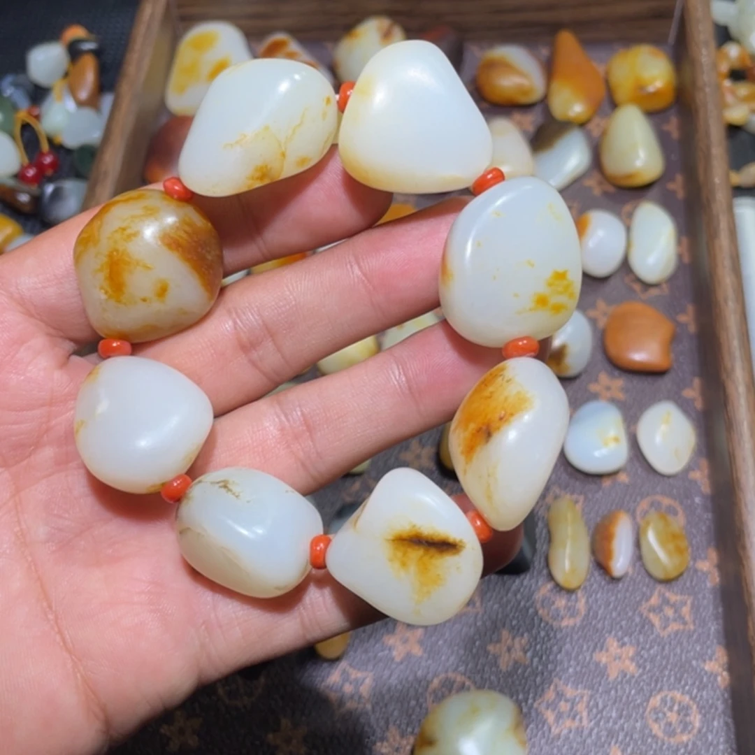 和田玉车挂未镶嵌136克原籽无修