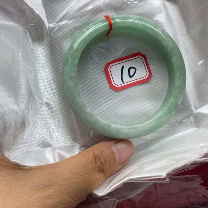 翡翠手镯未镶嵌简*翡翠