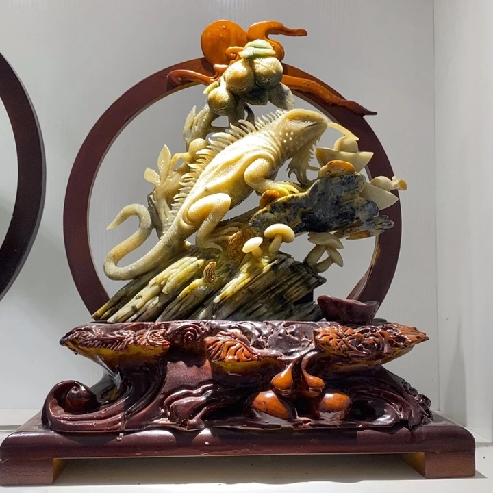 未镶嵌蛇纹石玉（覆膜）珠宝奇石