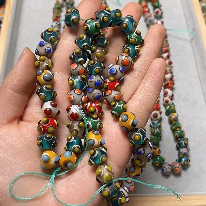 琉璃颈饰印度尼西亚01