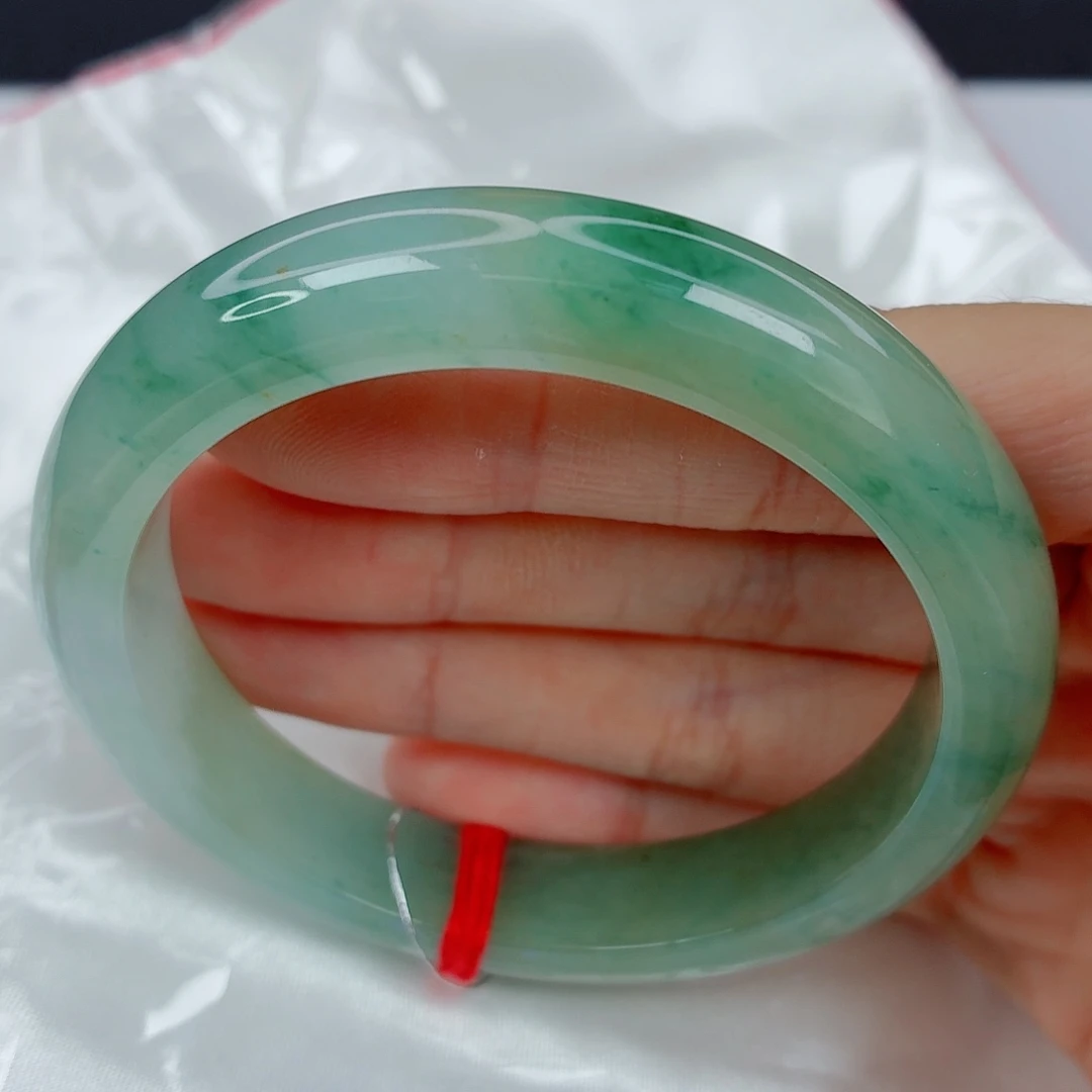 翡翠未镶嵌手镯57正圈，渐变绿底飘花，细腻，04