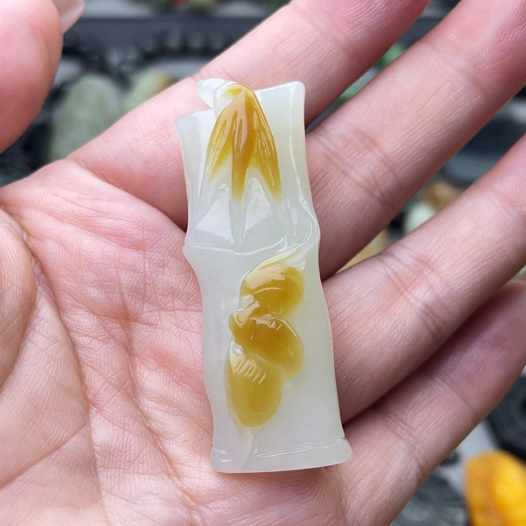 抖***汇颈饰未镶嵌和田玉