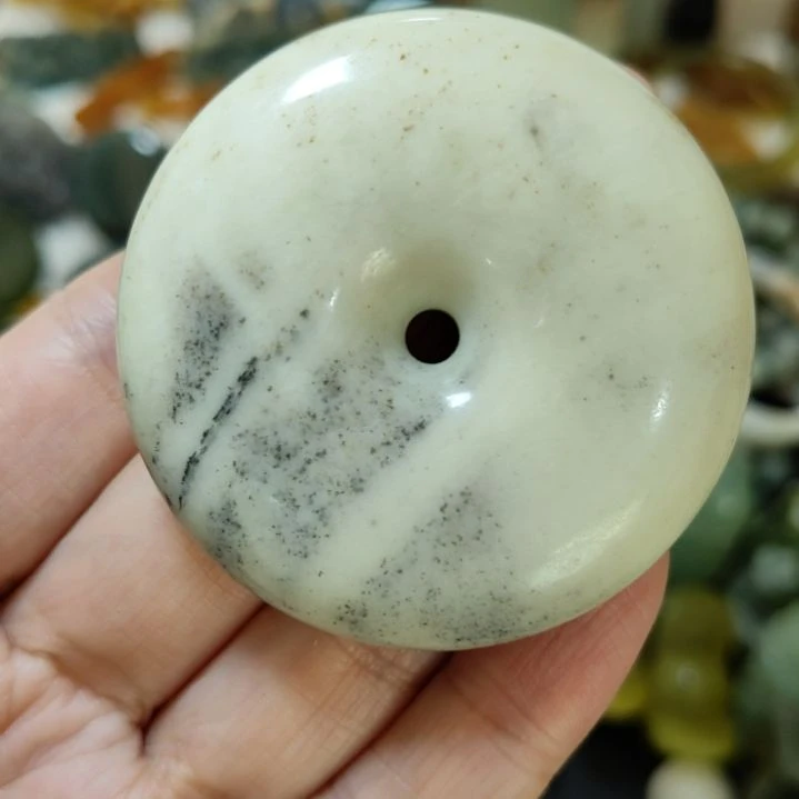 岫玉未镶嵌平安扣