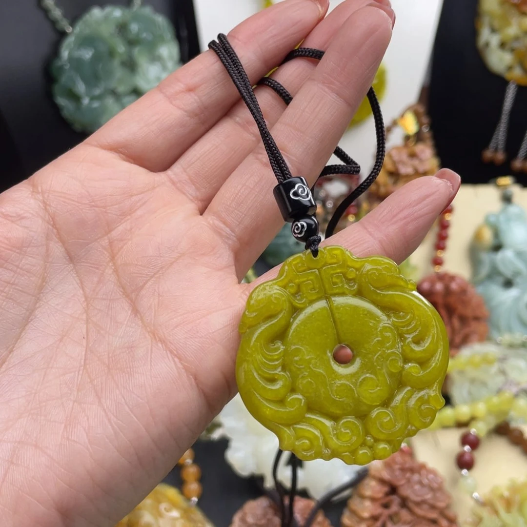 未镶嵌蛇纹石玉颈饰