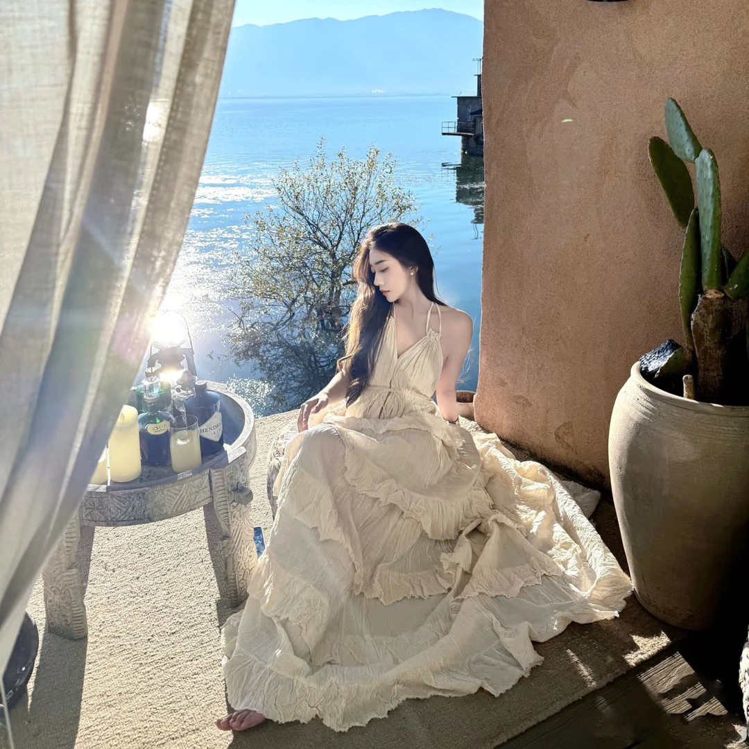 泰兰德纯欲性感挂脖露背仙女蛋糕长裙夏海边度假荷叶边吊带连衣裙