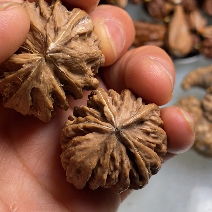 文玩核桃吊坠拿姐38