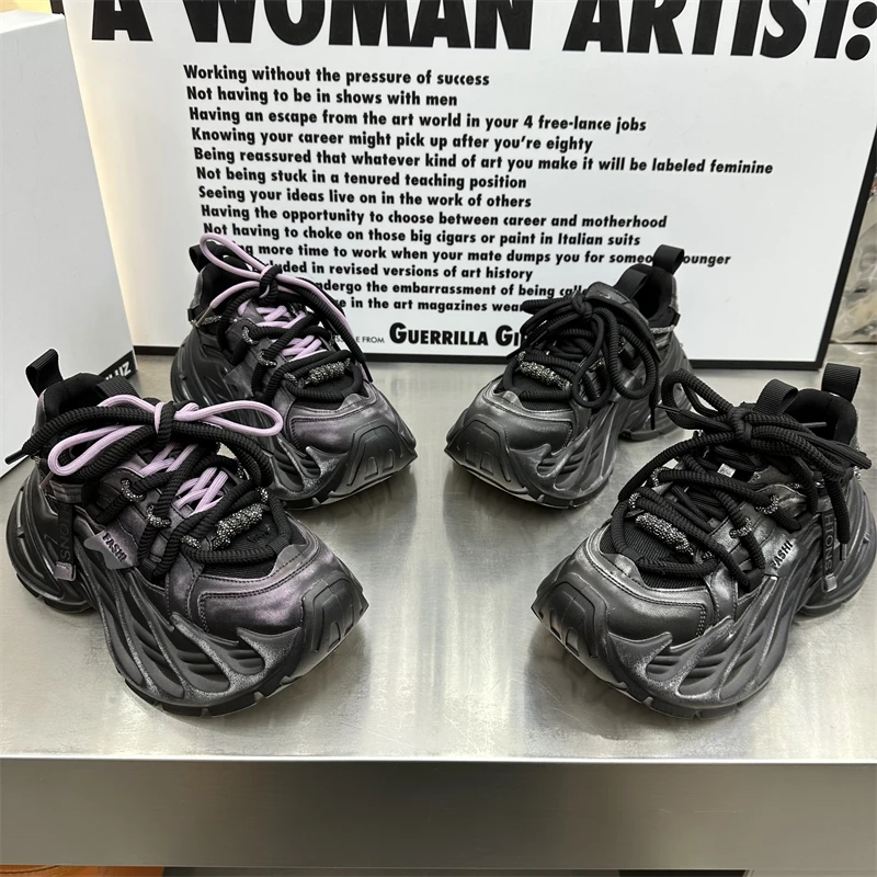 女士女款网红时尚百搭复古厚底跑步情侣黑色春季ins新款潮流潮鞋