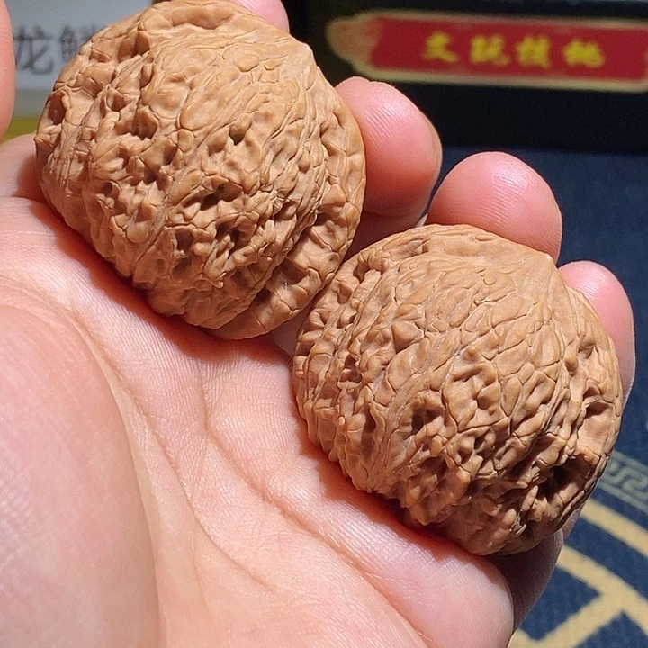 【闪购商品】文玩核桃吊坠进****哥泥鳅背