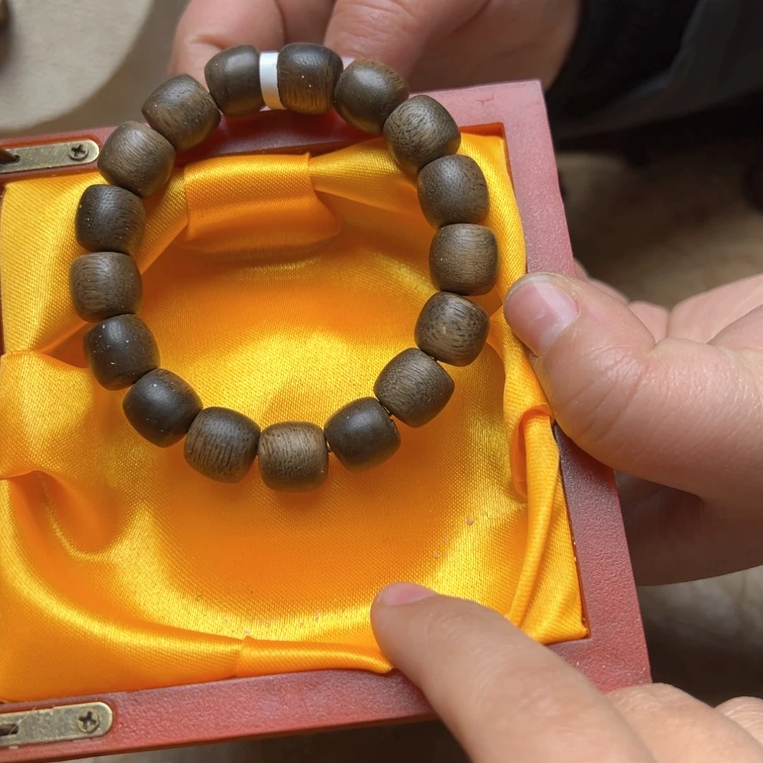 大叶紫檀（黑酸枝木类）