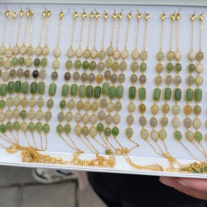 和田玉未镶嵌颈饰多样性，发一件