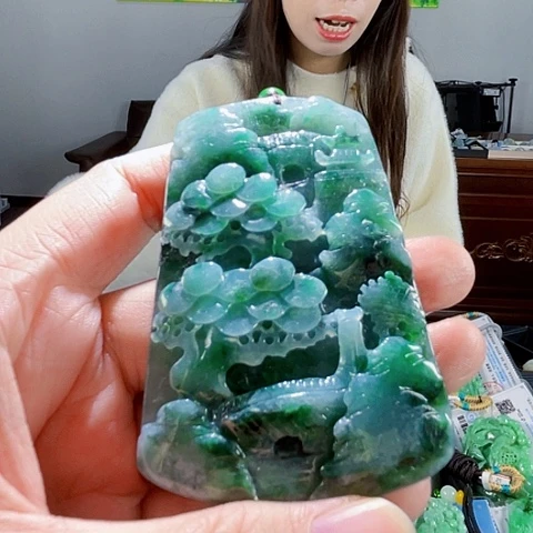 翡翠未镶嵌颈饰翡翠