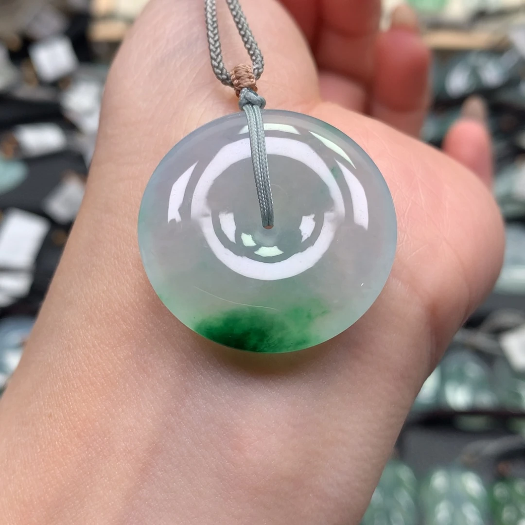 翡翠颈饰未镶嵌扣子