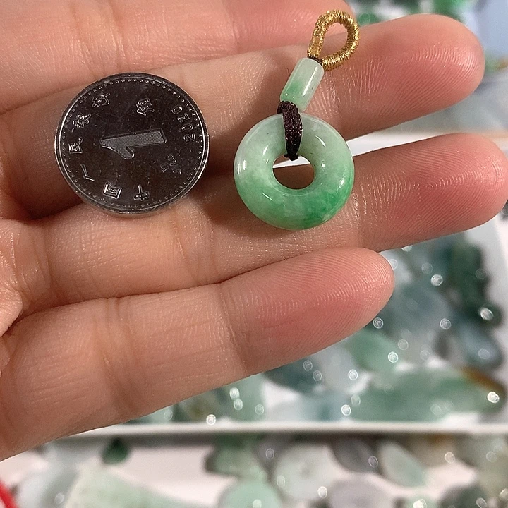 翡翠未镶嵌吊坠(不含链)吊坠