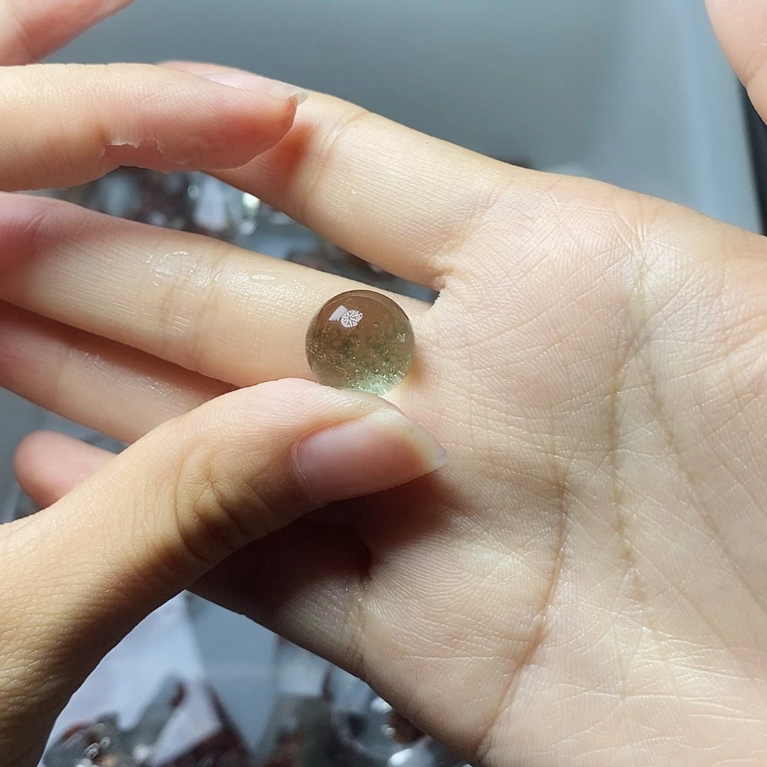 尉***店银S925镶嵌颈饰水晶
