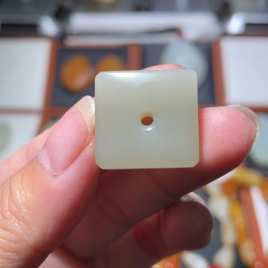 未镶嵌和田玉（子料）挂件
