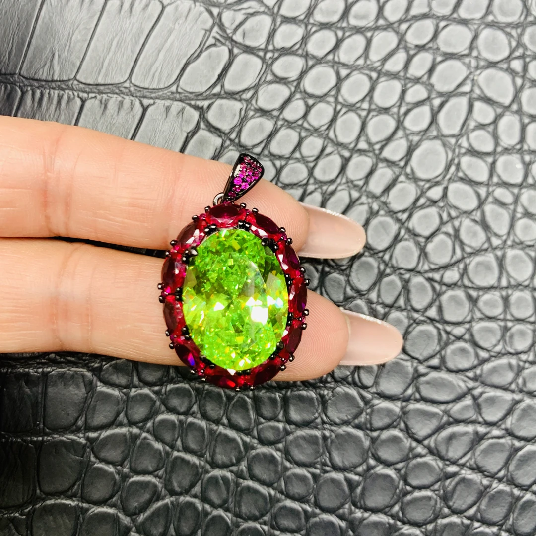 铜合金合成锆石吊坠 复古绿色瑞丽风轻奢吊坠精致红色饰品1153