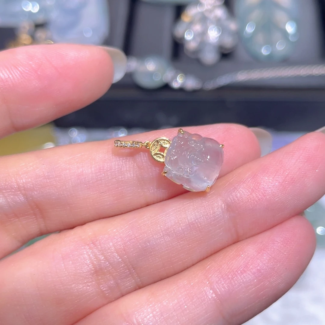 翡翠18K金镶嵌颈饰翡翠