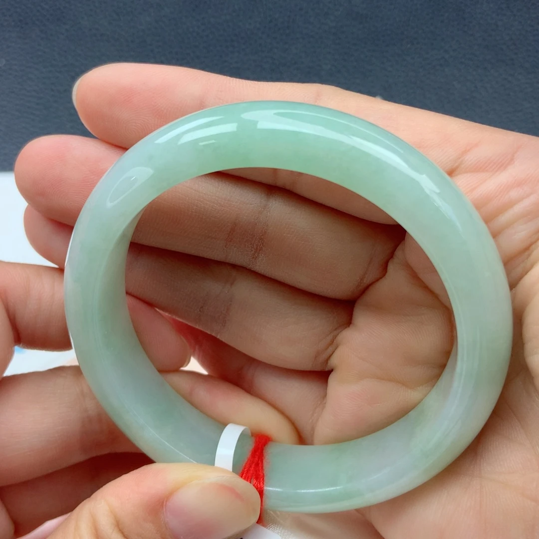 翡翠手镯未镶嵌57圈