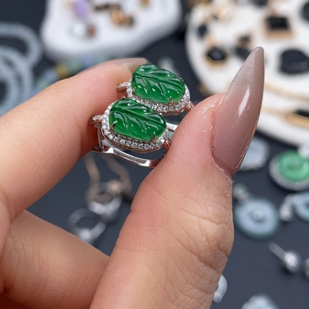 翡翠18K金镶嵌耳饰