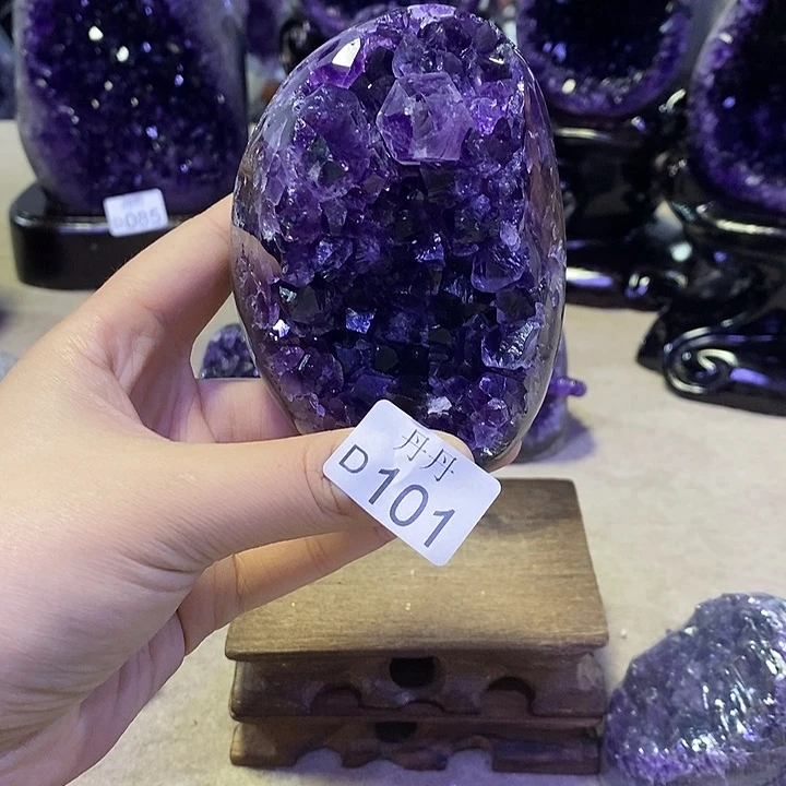 未镶嵌水晶大型摆件（非配饰）