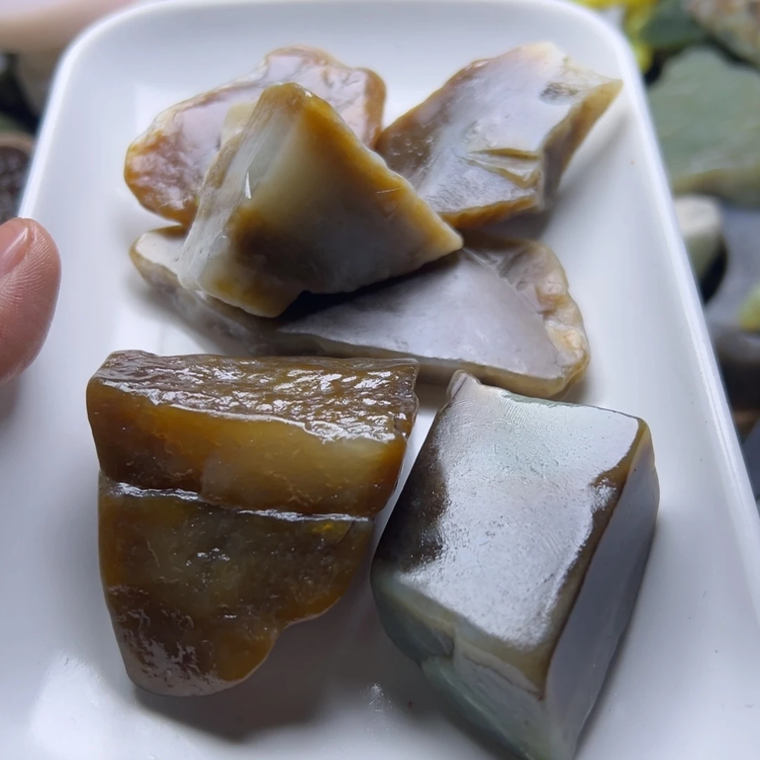 和田玉（糖玉）未镶嵌挂件