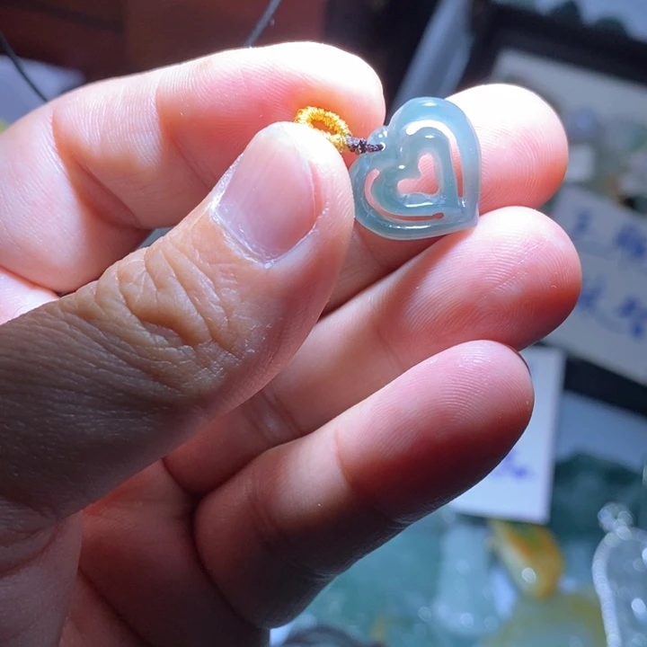 翡翠颈饰未镶嵌好