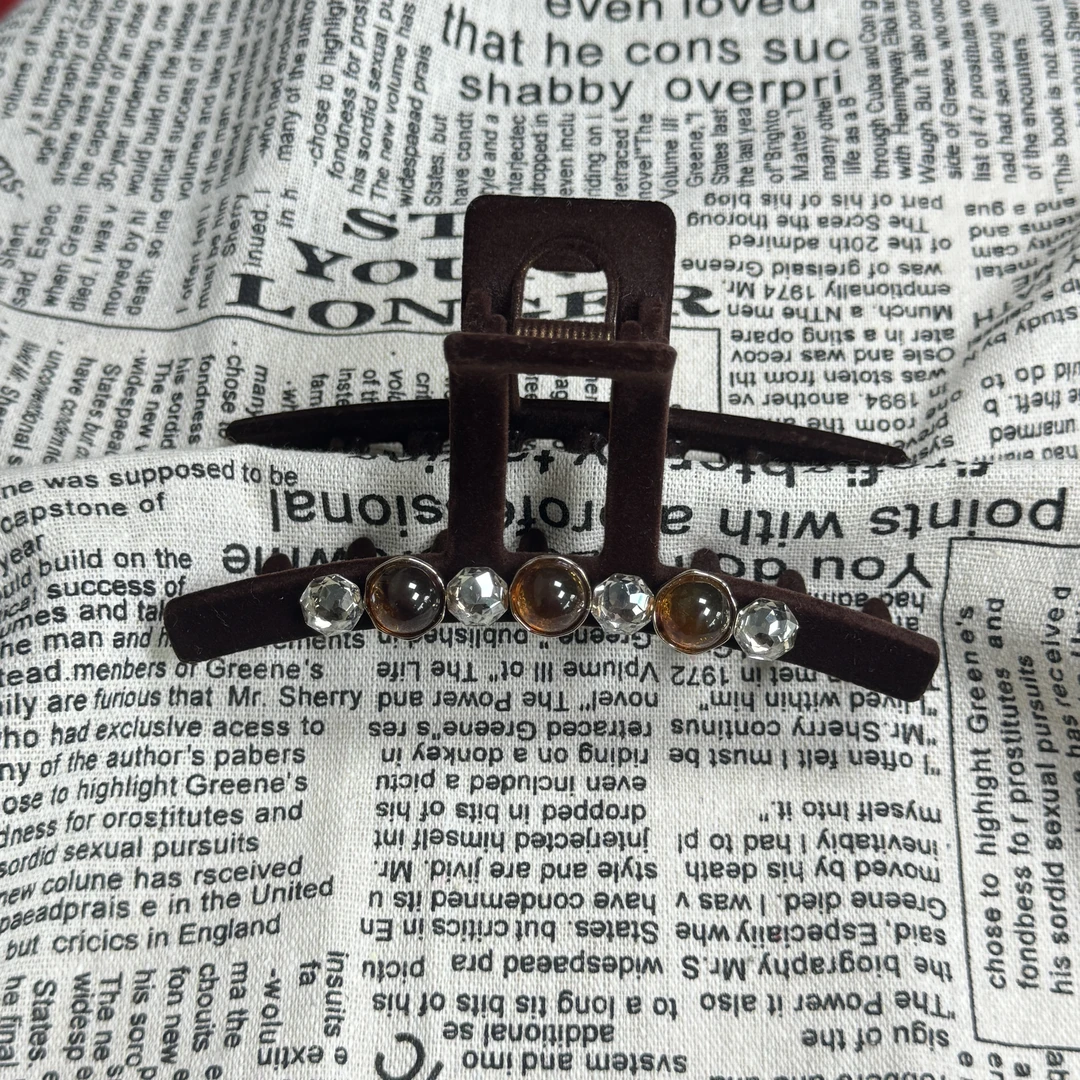 2025秋冬新款植绒水晶大号抓夹原创设计气质轻奢发饰后脑勺鲨鱼夹