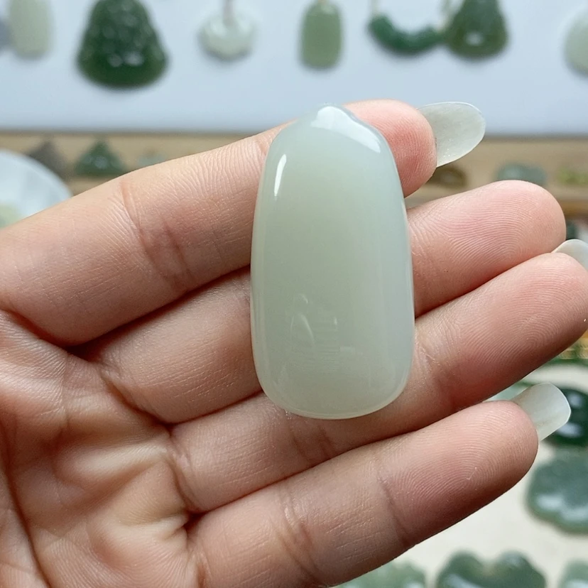 【闪购商品】颈饰未镶嵌和田玉