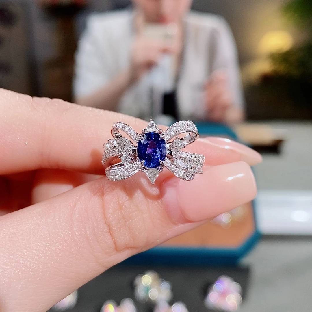 蓝宝石戒指18K金镶嵌0.96ct