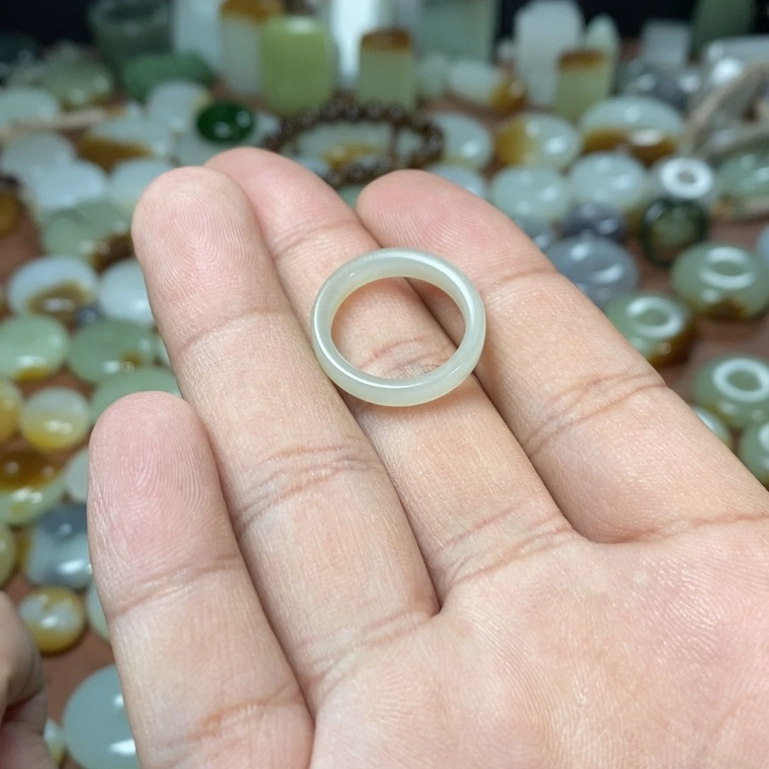 和田玉吊坠(不含链)未镶嵌衔*