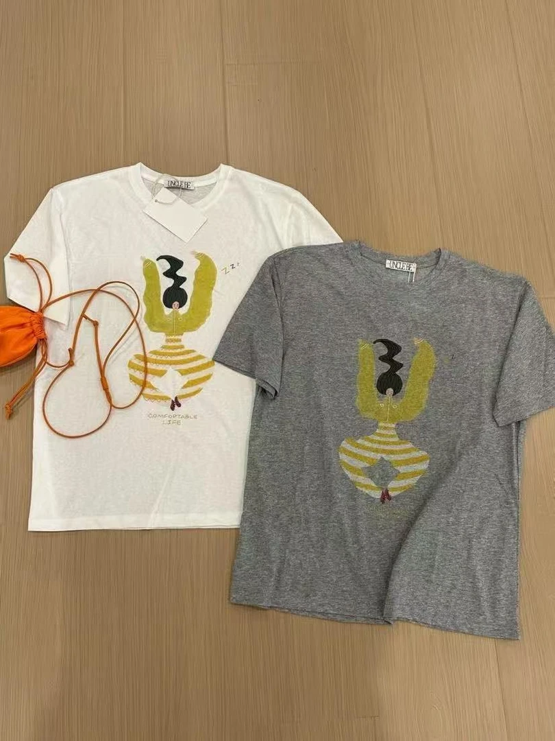 Uncle Be#韩版抽象长发女孩车线短袖#7212【福福】