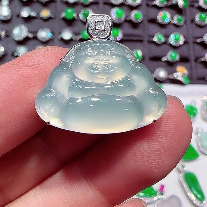 翡翠18K金镶嵌颈饰吊坠